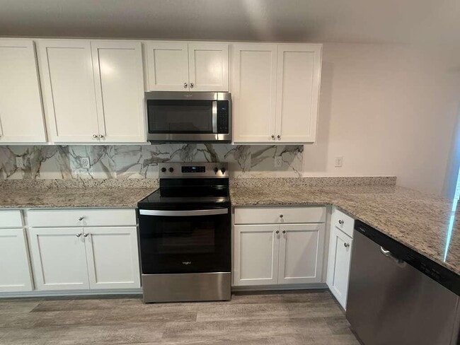 Building Photo - 128 Bluebeech St