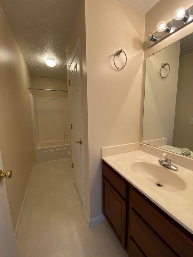 Building Photo - 4221 Dobbin Cir