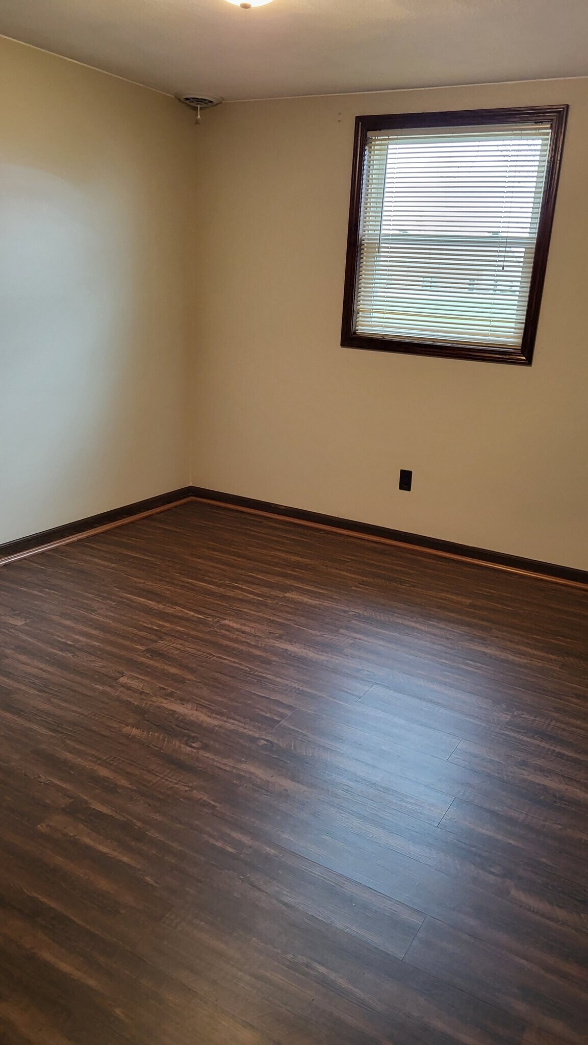 Building Photo - 224 Lincoln Dr