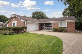 Building Photo - Rare Rental! Beautiful 1900 sq ft 3-bedroo...