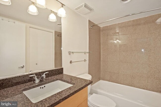 Building Photo - 7500 Woodmont Ave