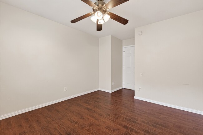 Building Photo - 19106 Mission Manor Ln