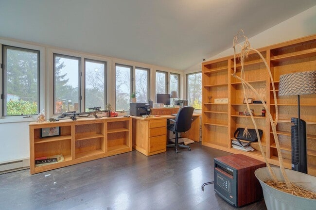 Building Photo - 202 Fincastle Dr