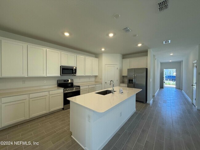 Building Photo - 8198 Horsebit Cir