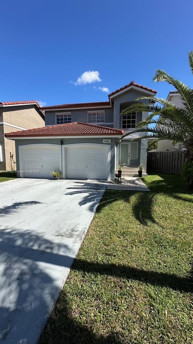 Building Photo - 10121 SW 138th Ct