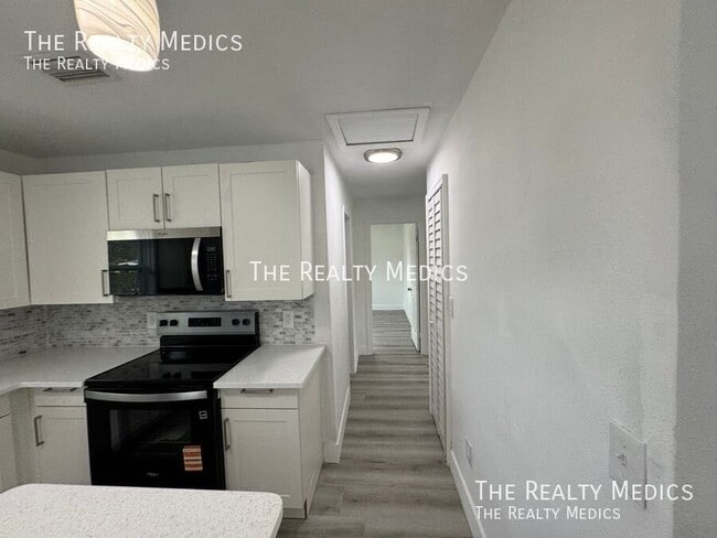 Building Photo - 1150 Overlook Terrace