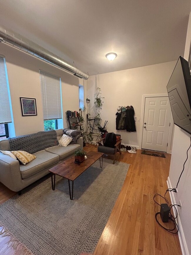 Building Photo - 2559 W. North-#3R