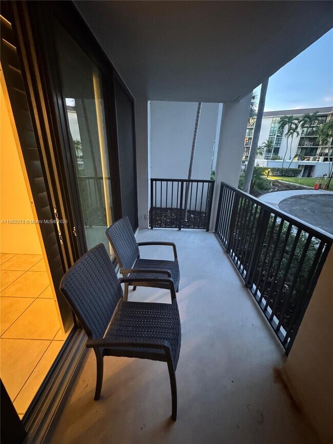 Building Photo - 1350 River Reach Dr