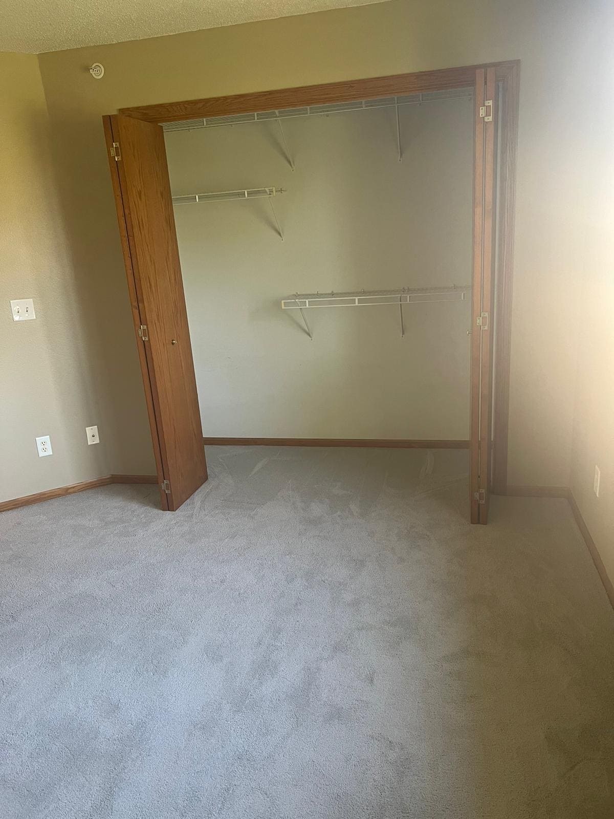 Building Photo - 30 Zeller Ct