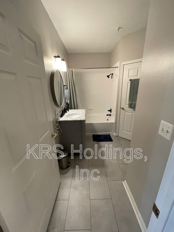 Building Photo - 4550 Strutfield Ln