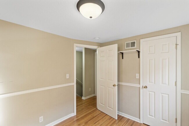 Building Photo - 4416 Lyndale Ave S