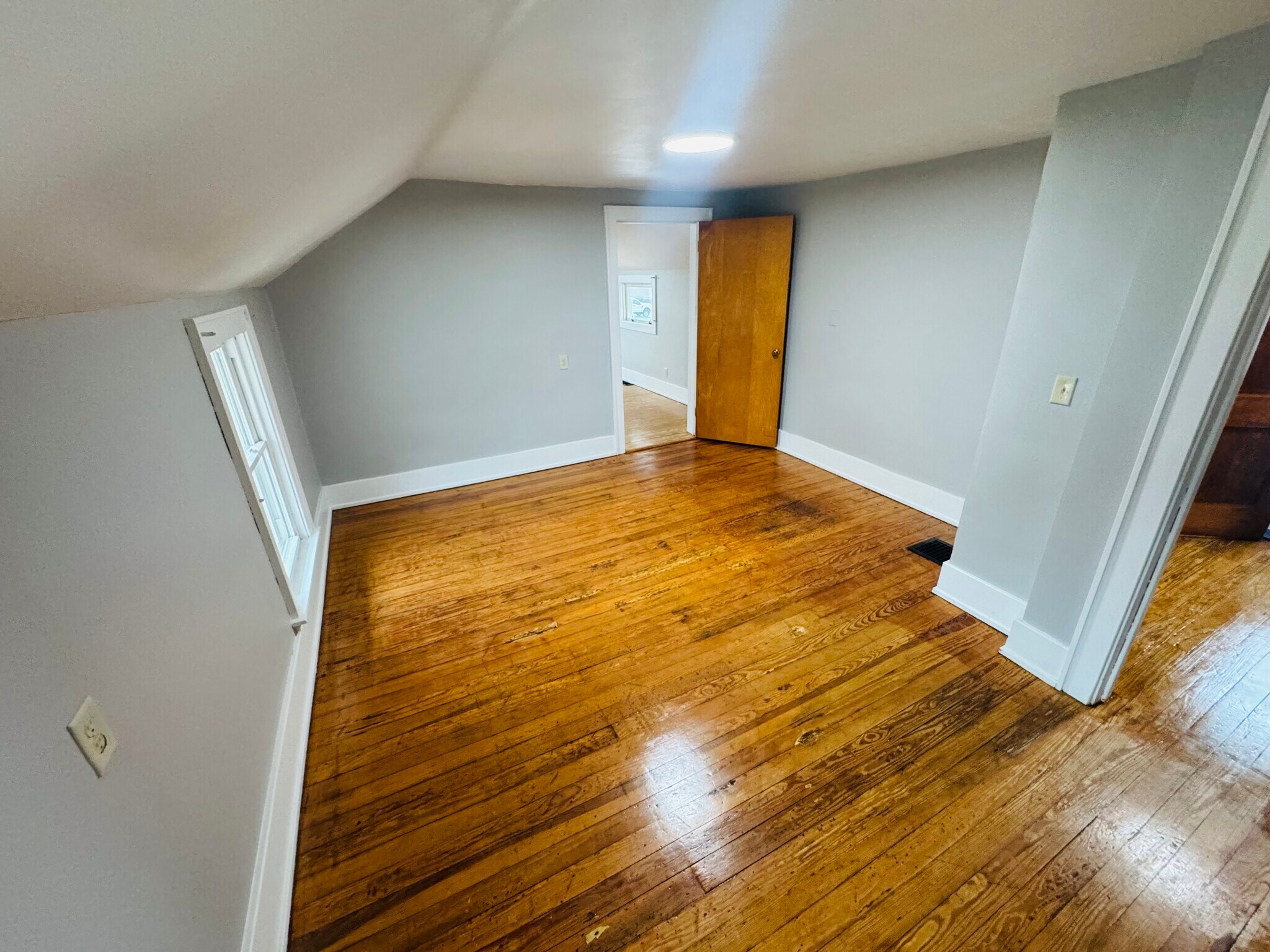 Building Photo - 609 Lima Ave