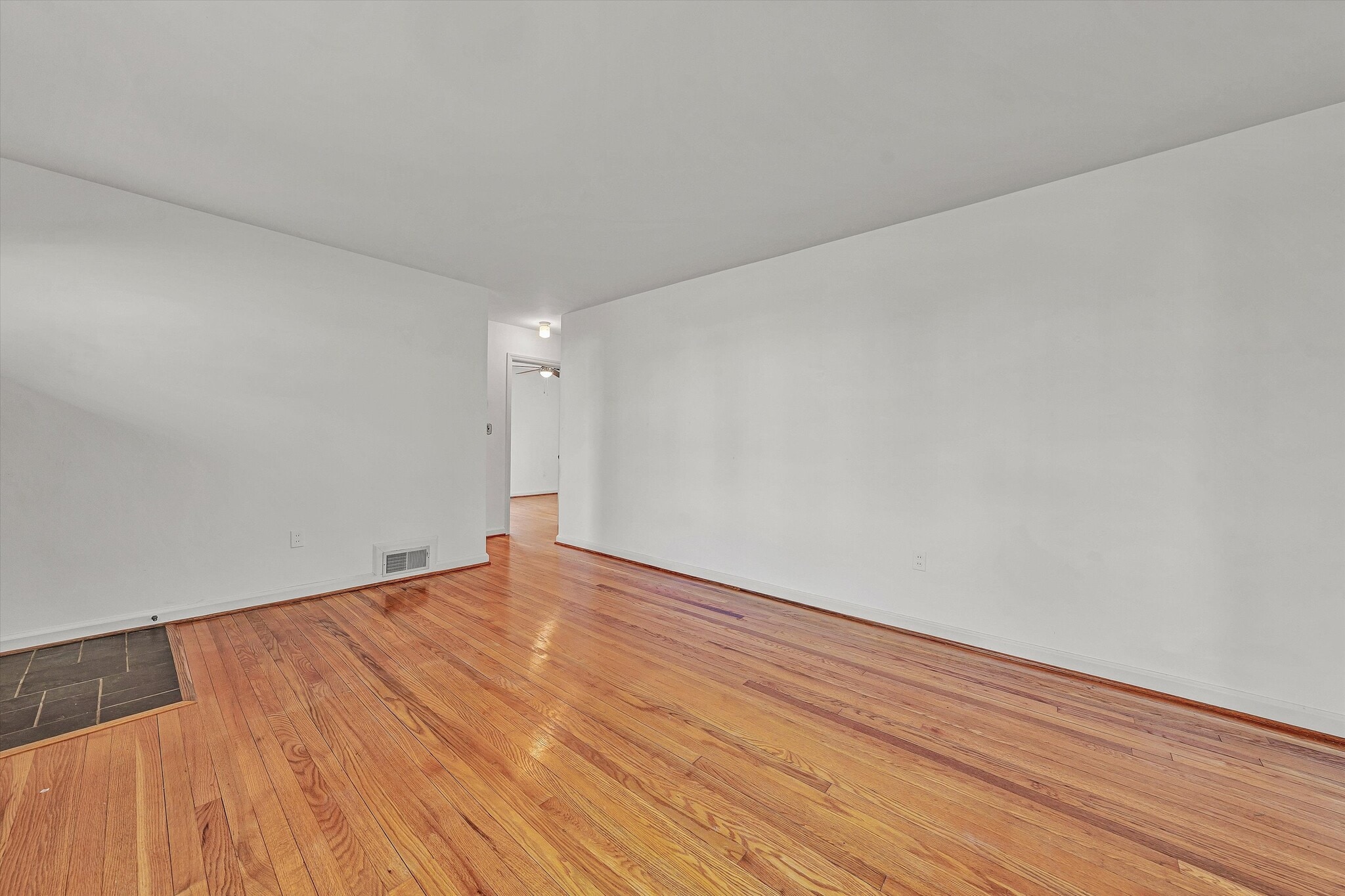 Building Photo - 2779 Derwent Dr SW