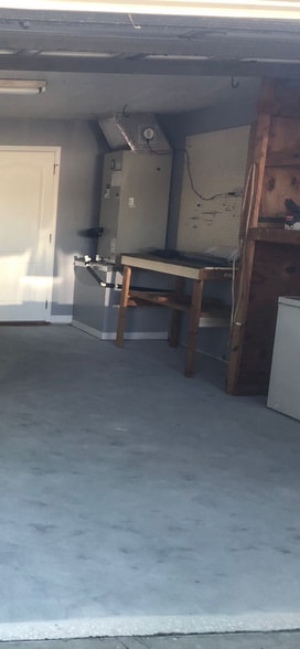 2 car garage - 3835 Savannahs Trl