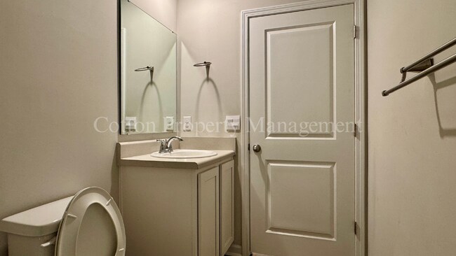 Building Photo - 1114 Forest Glen Dr