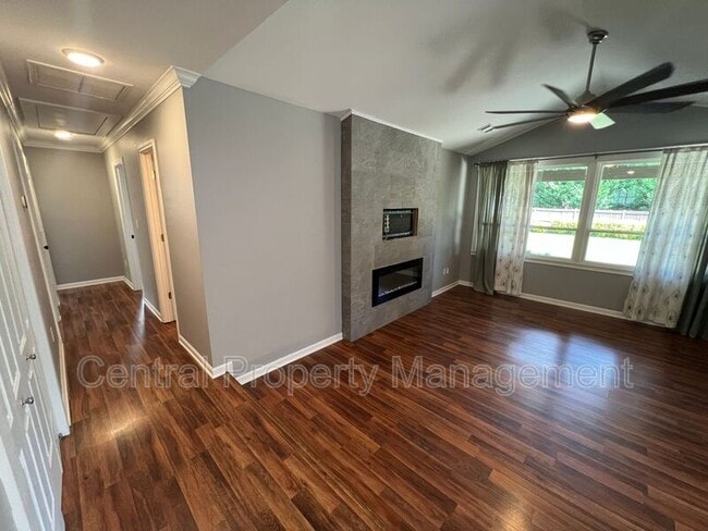 Building Photo - 203 Walker Way