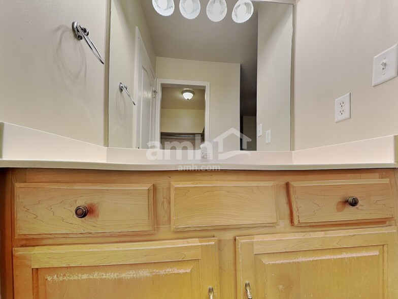 Building Photo - 105 W 1200 S
