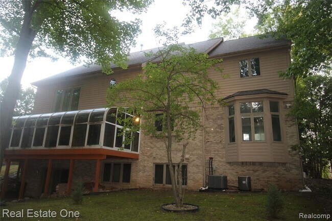 Building Photo - 3417 Hidden Oaks Ln
