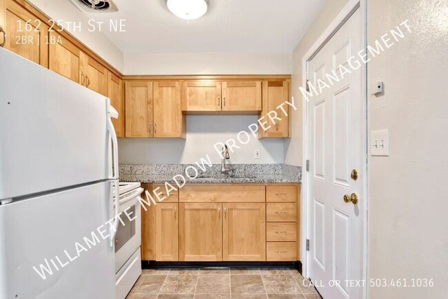 Building Photo - 162 25th St NE