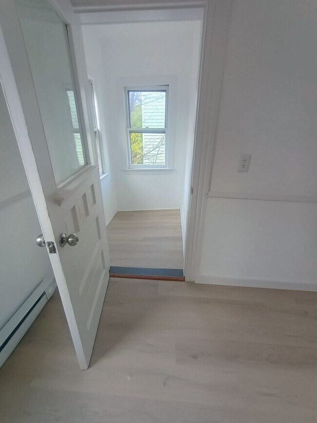 Building Photo - 152 Turner Ave