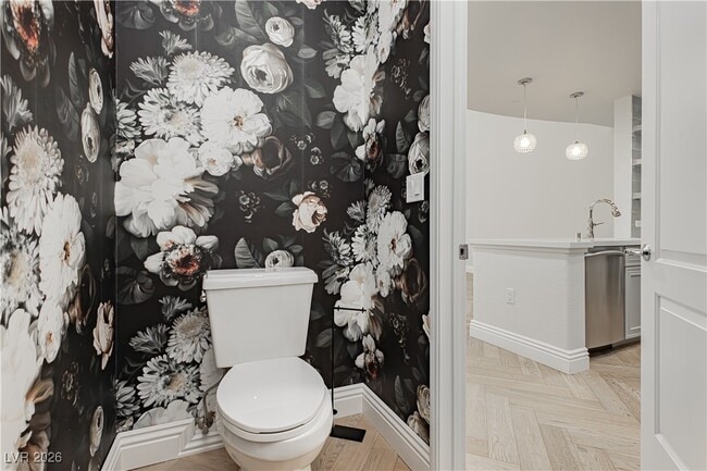 Building Photo - 2220 Village Walk Dr