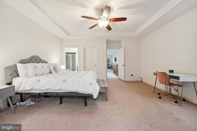 Building Photo - 5722 Callcott Way