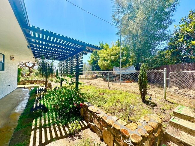 Building Photo - 1650 Winterwarm Dr
