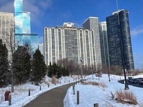 Building Photo - 400 E Randolph St