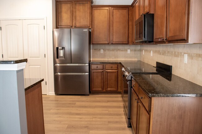 Building Photo - 1266 Coachman Way