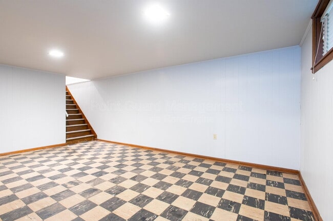 Building Photo - 6102 E Oakwood Dr