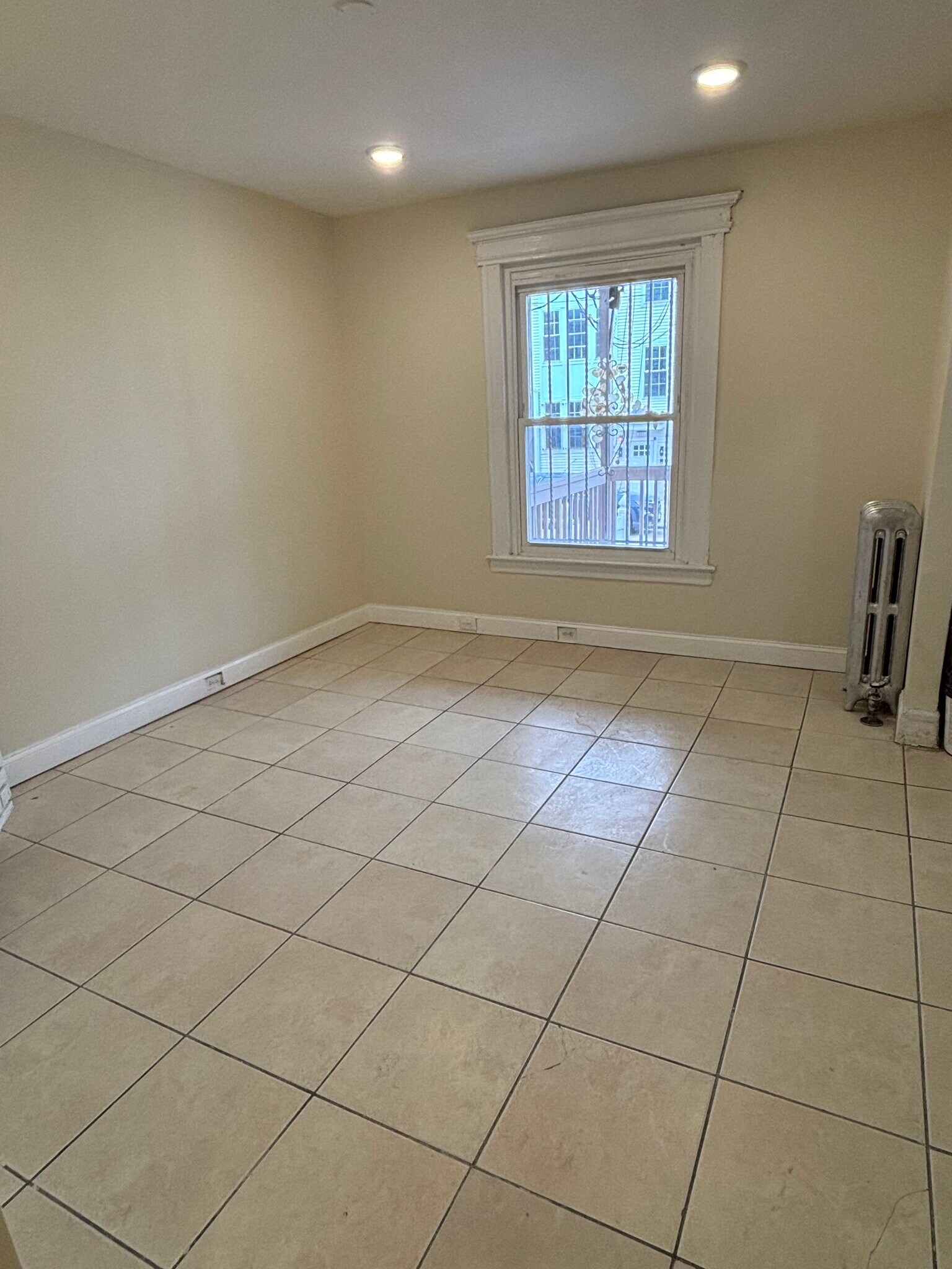 Building Photo - 214 S 11th St