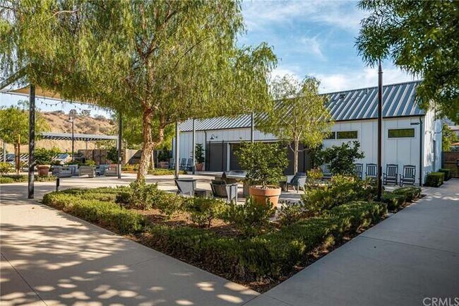 Building Photo - 2625 Verna Dr
