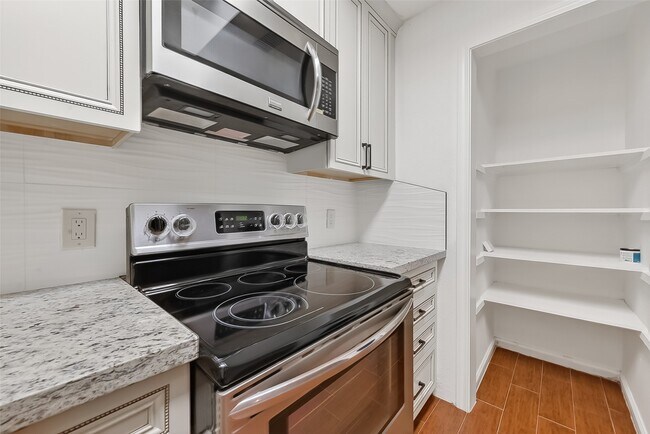 Building Photo - 11711 Memorial Dr