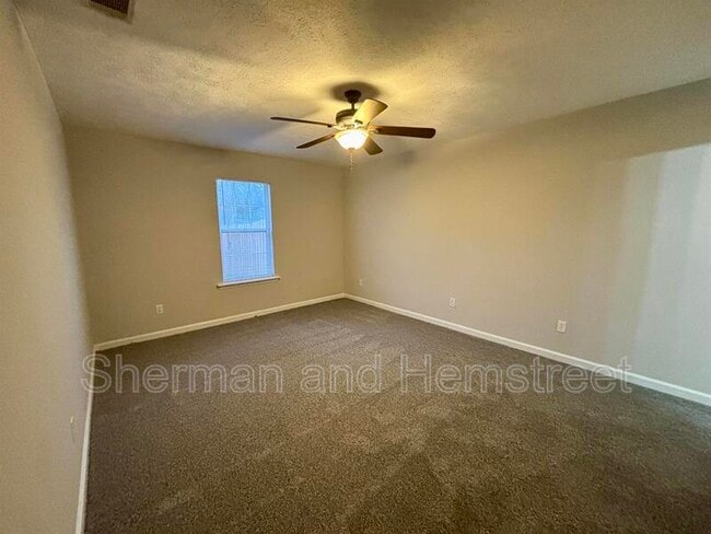 Building Photo - 802 Fripp Ct