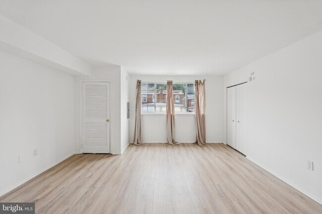 Building Photo - 4616 Silverwood St