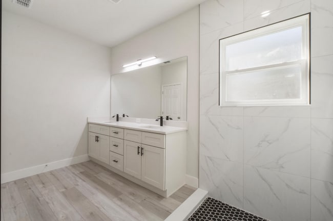Building Photo - 9371 N Cougar Paw Dr