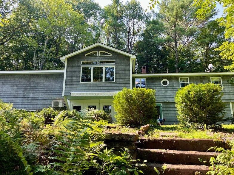 Building Photo - 75 S Rd