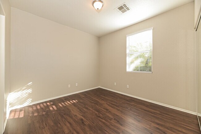 Building Photo - 9048 Blue Raven Ave