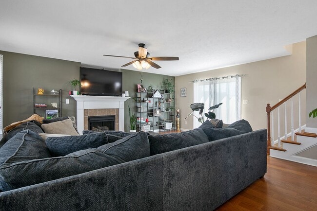 Building Photo - Stunning 4 Bed 3.5 Bath Home with Bonus Ro...