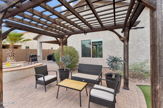 Building Photo - 6550 W Desert Blossom Way