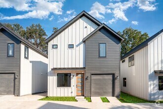 Building Photo - 3001 E 51st St