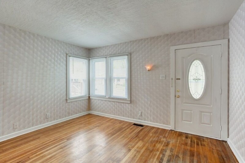Building Photo - 1306 Henning Ave