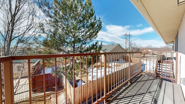 Building Photo - 2 Bed / 2 Bath Newly Renovated Apartment | Walkable Amenities in SW Loveland