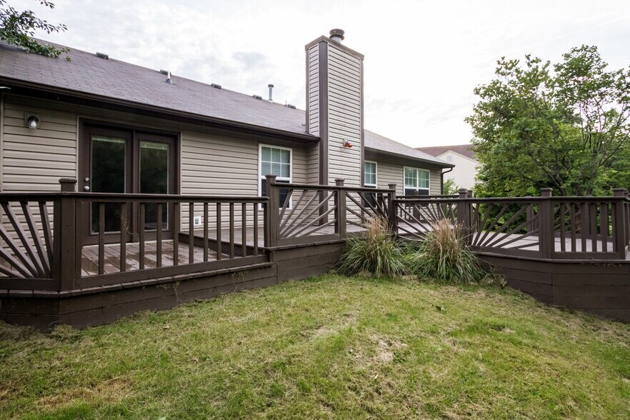 Building Photo - 12044 Pepperwood Dr