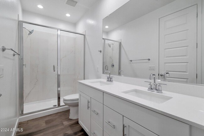 Building Photo - 4017 E Amoroso Dr