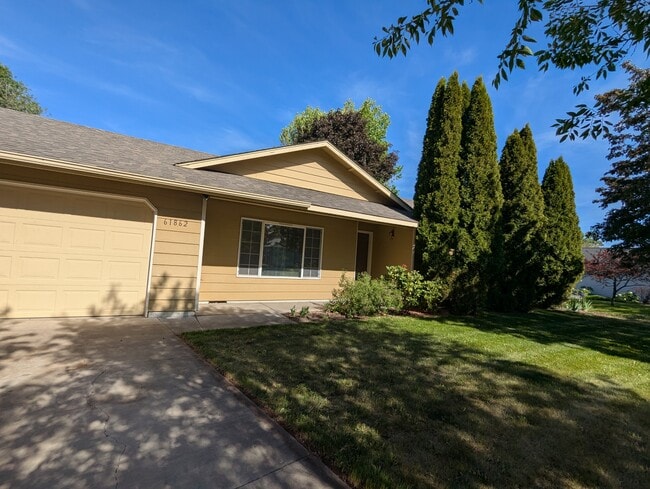 Building Photo - 61862 Avonlea Cir