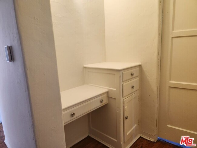 Building Photo - 438 Cochran Ave