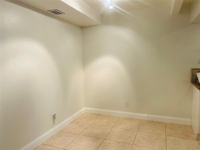 Building Photo - 1205 S Flagler Ave