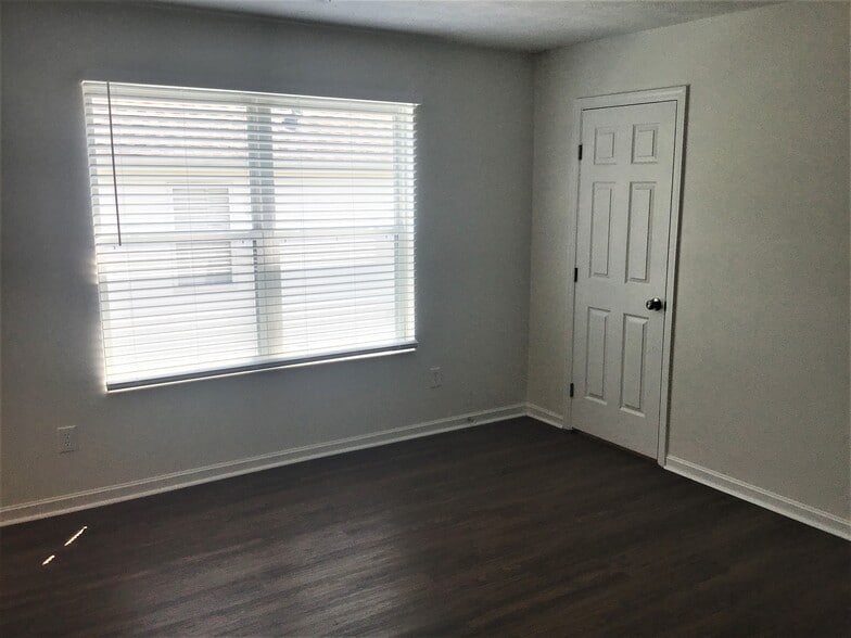 Building Photo - 3096 Stony Hollow Ct
