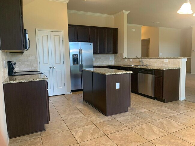 Building Photo - 5607 Markham Dr